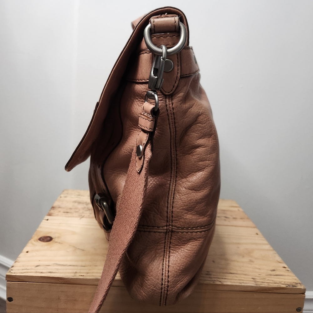 Fossil Maddox Pink "Long Live Vintage 1954" Collection Messenger Laptop Bag - Picture 7 of 16